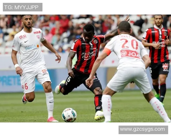 006奥兰斯与南锡激战正酣双方争夺胜利的关键时刻分析